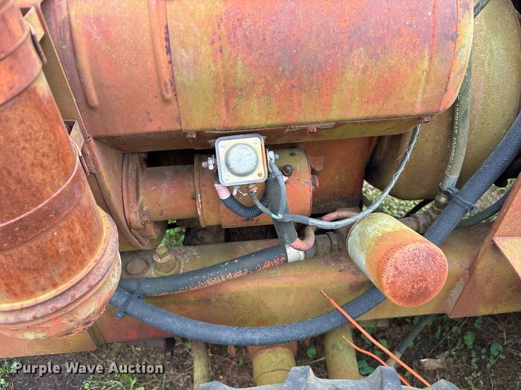 image for item ND9712 1979 Ditch Witch R40 trencher