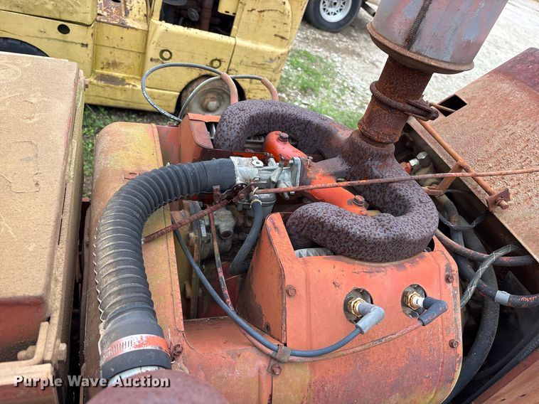 image for item ND9712 1979 Ditch Witch R40 trencher