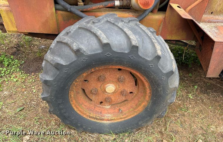 image for item ND9712 1979 Ditch Witch R40 trencher