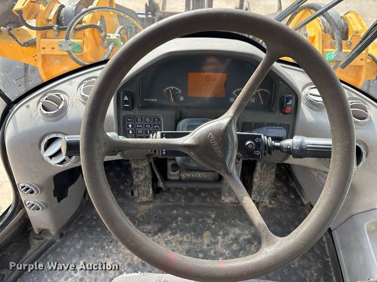 image for item ND9715 2011 Volvo L60F wheel loader