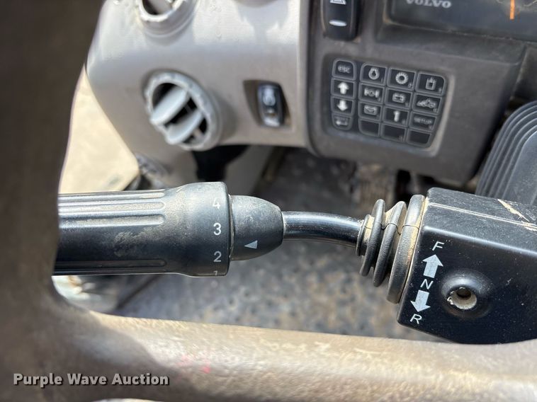 image for item ND9715 2011 Volvo L60F wheel loader