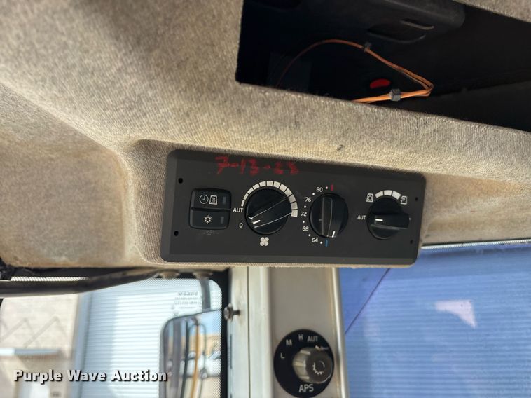 image for item ND9715 2011 Volvo L60F wheel loader