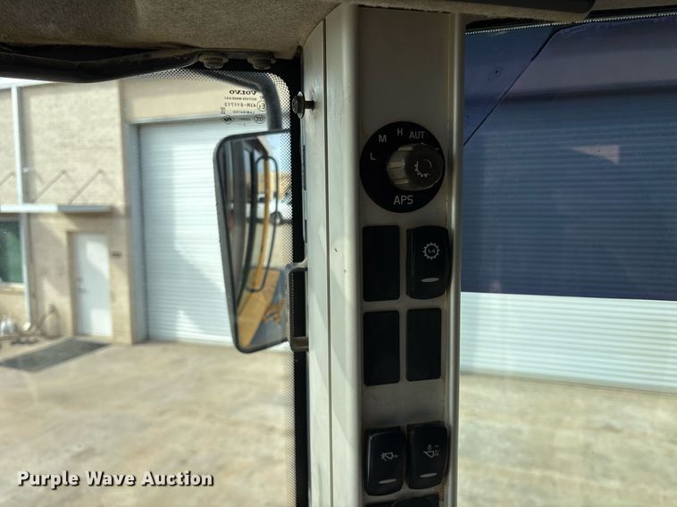 image for item ND9715 2011 Volvo L60F wheel loader