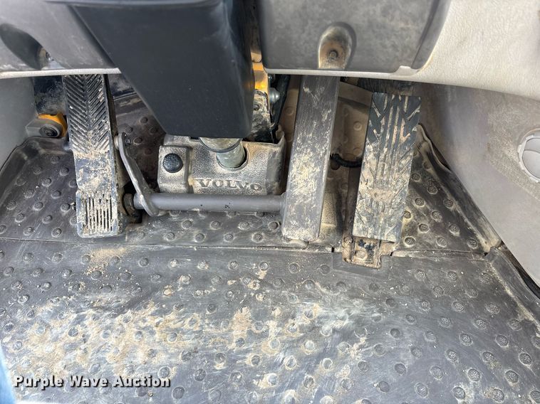 image for item ND9715 2011 Volvo L60F wheel loader