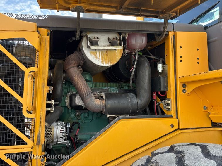 image for item ND9715 2011 Volvo L60F wheel loader