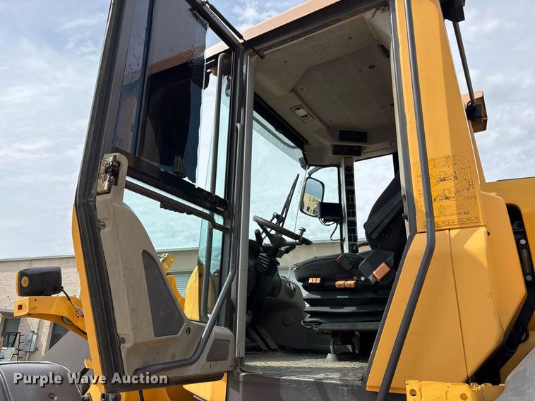 image for item ND9716 2012 Volvo L70G wheel loader