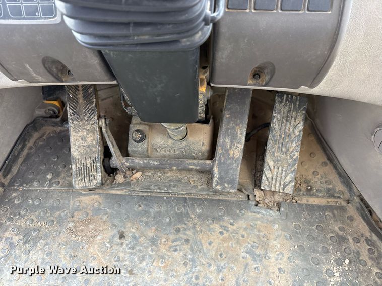 image for item ND9716 2012 Volvo L70G wheel loader