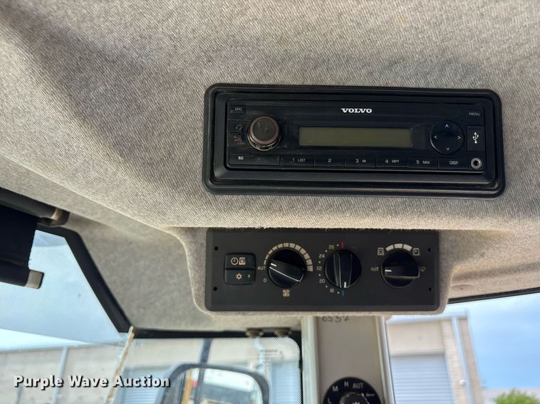 image for item ND9716 2012 Volvo L70G wheel loader