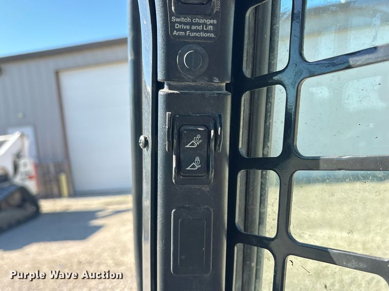 image for item ND9766 2022 Bobcat T870 tracked skid steer loader