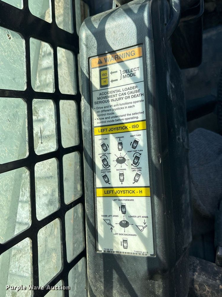 image for item ND9766 2022 Bobcat T870 tracked skid steer loader