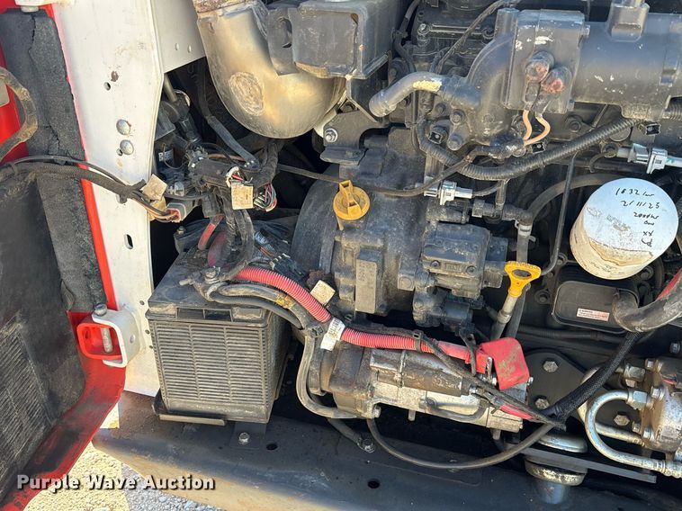 image for item ND9766 2022 Bobcat T870 tracked skid steer loader