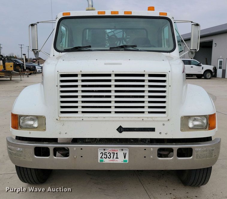 image for item NV9774 2000 International 4700 utility / service truck