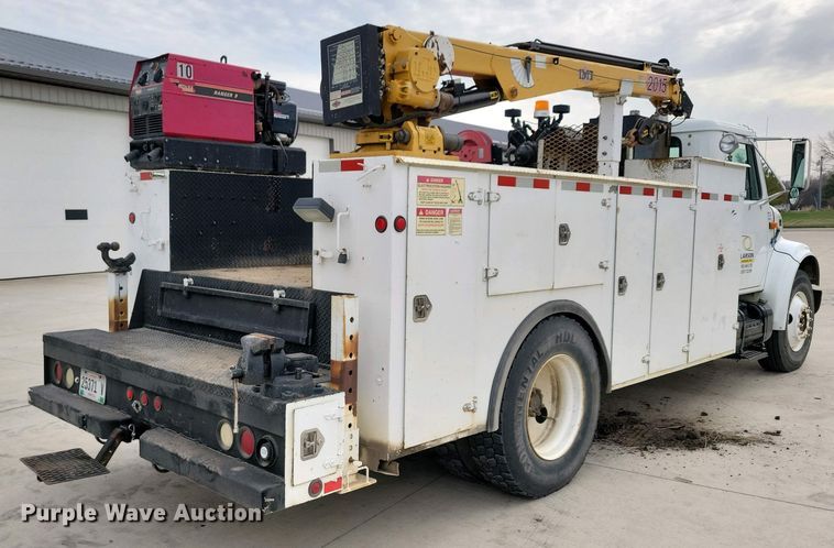 image for item NV9774 2000 International 4700 utility / service truck