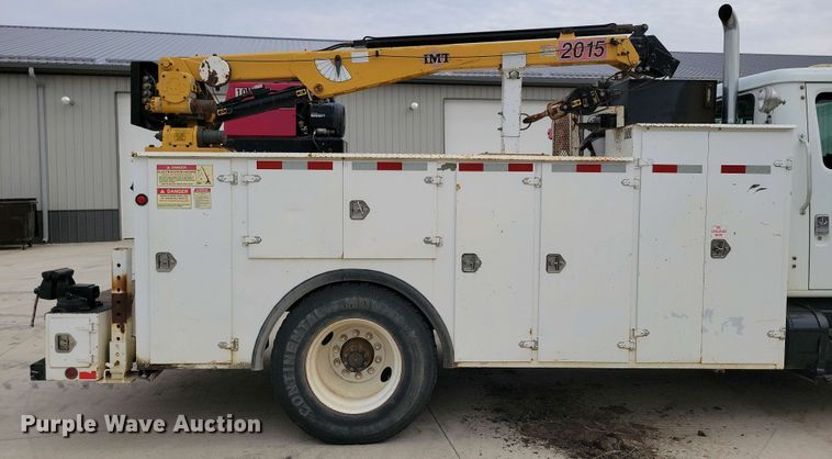 image for item NV9774 2000 International 4700 utility / service truck