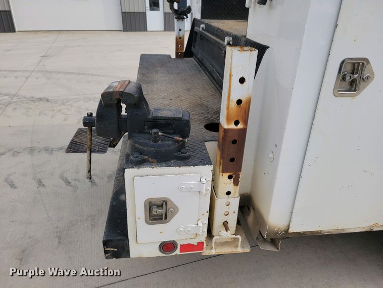 image for item NV9774 2000 International 4700 utility / service truck