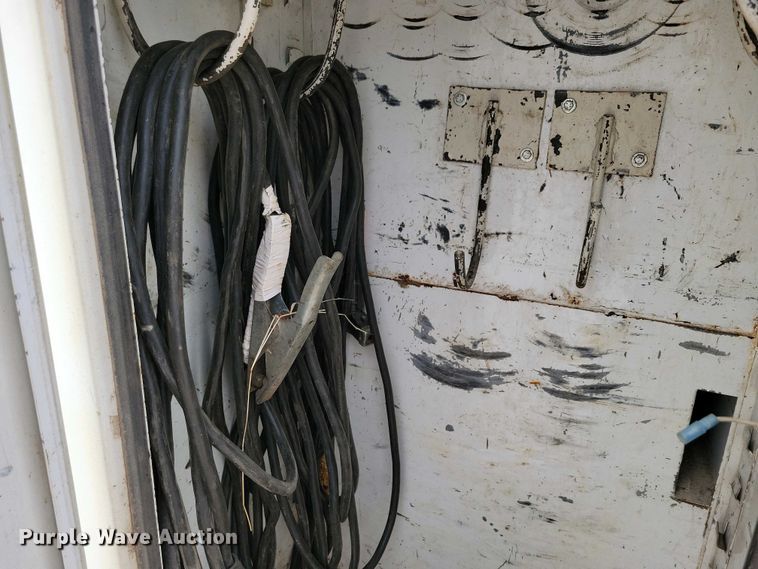 image for item NV9774 2000 International 4700 utility / service truck