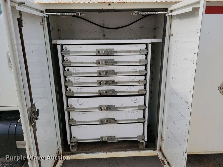 image for item NV9774 2000 International 4700 utility / service truck