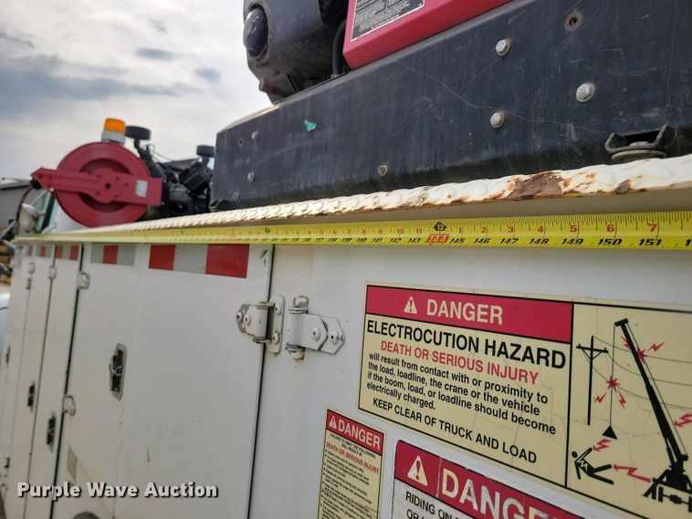 image for item NV9774 2000 International 4700 utility / service truck