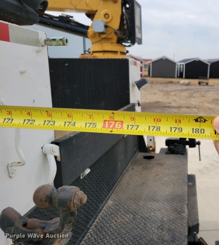 image for item NV9774 2000 International 4700 utility / service truck