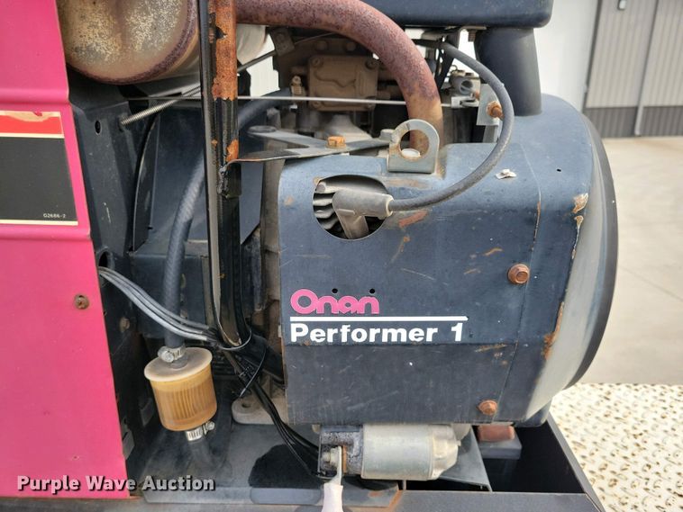 image for item NV9774 2000 International 4700 utility / service truck