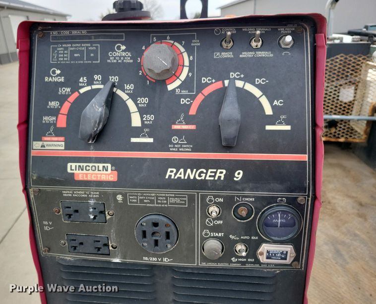 image for item NV9774 2000 International 4700 utility / service truck