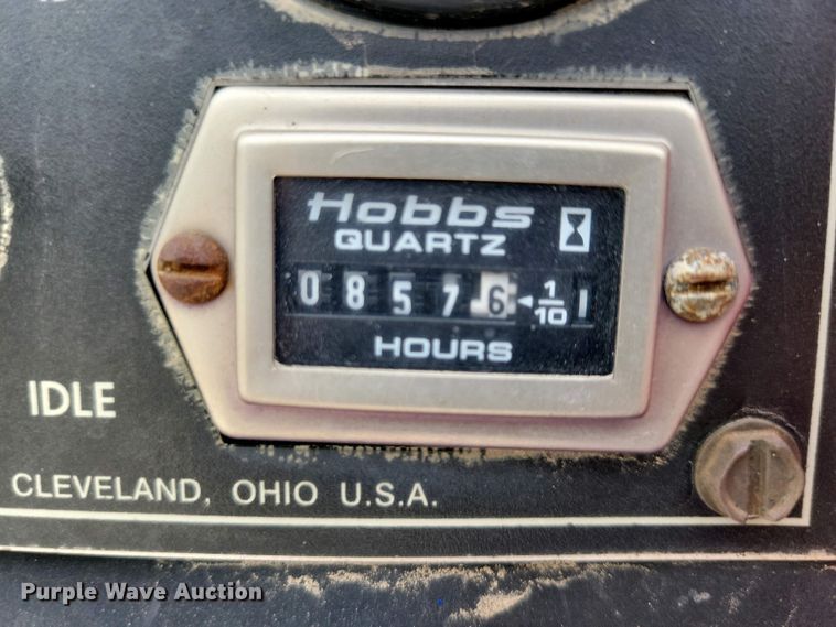 image for item NV9774 2000 International 4700 utility / service truck