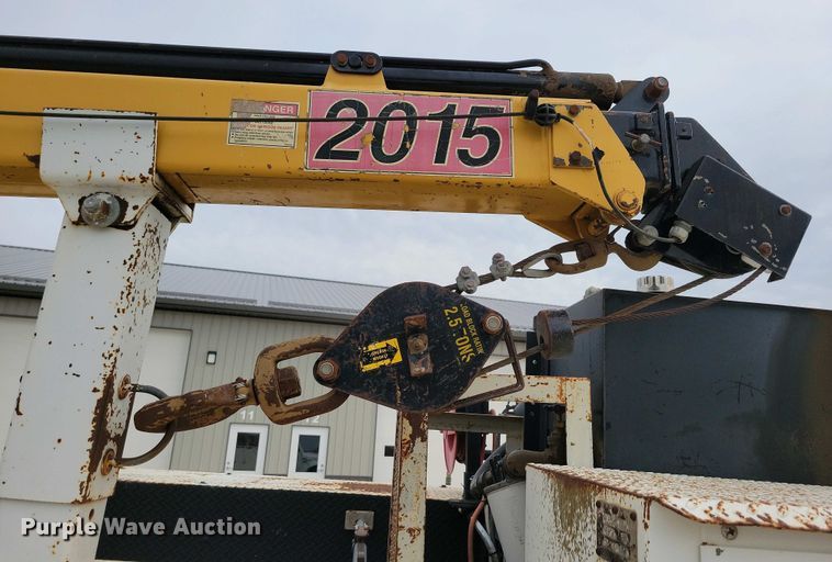 image for item NV9774 2000 International 4700 utility / service truck