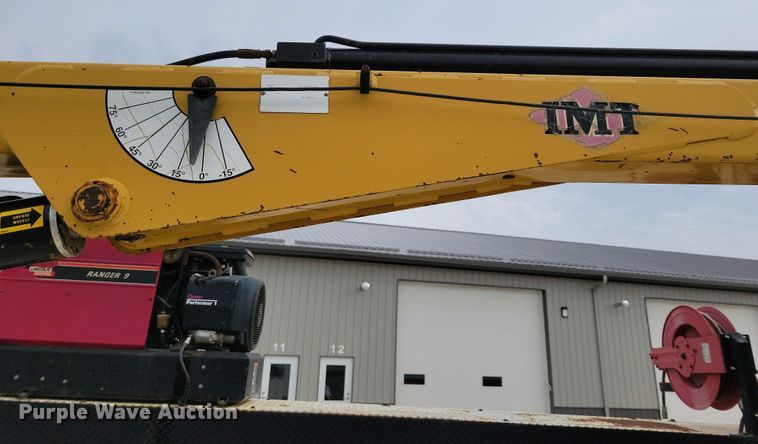 image for item NV9774 2000 International 4700 utility / service truck