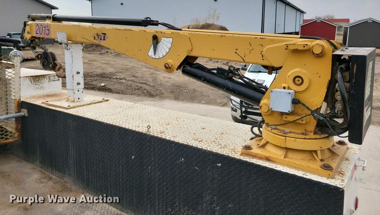 image for item NV9774 2000 International 4700 utility / service truck