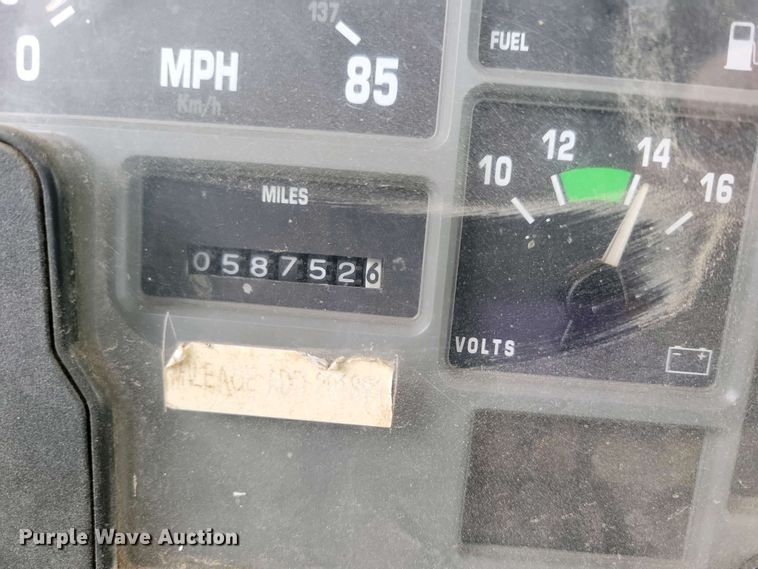 image for item NV9774 2000 International 4700 utility / service truck