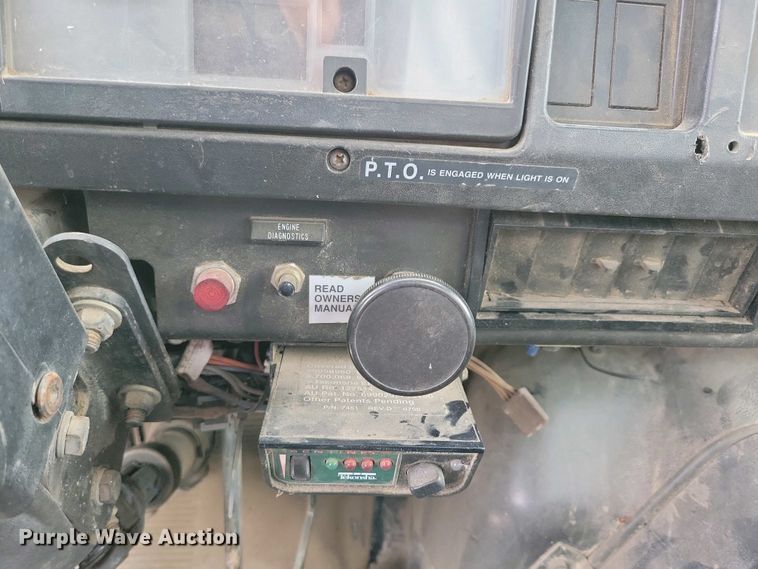 image for item NV9774 2000 International 4700 utility / service truck