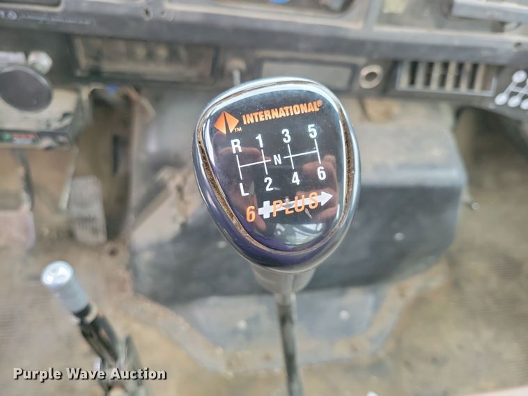 image for item NV9774 2000 International 4700 utility / service truck