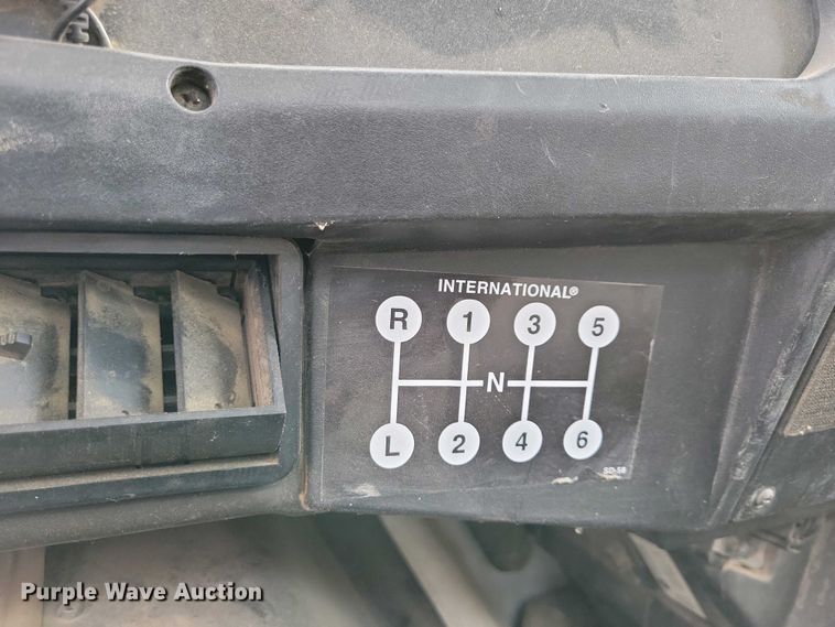 image for item NV9774 2000 International 4700 utility / service truck