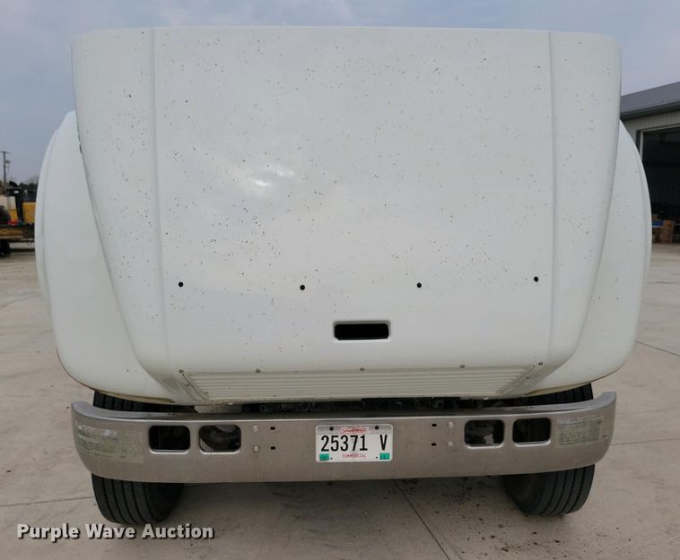 image for item NV9774 2000 International 4700 utility / service truck