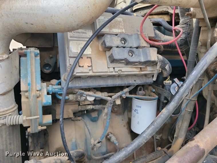 image for item NV9774 2000 International 4700 utility / service truck