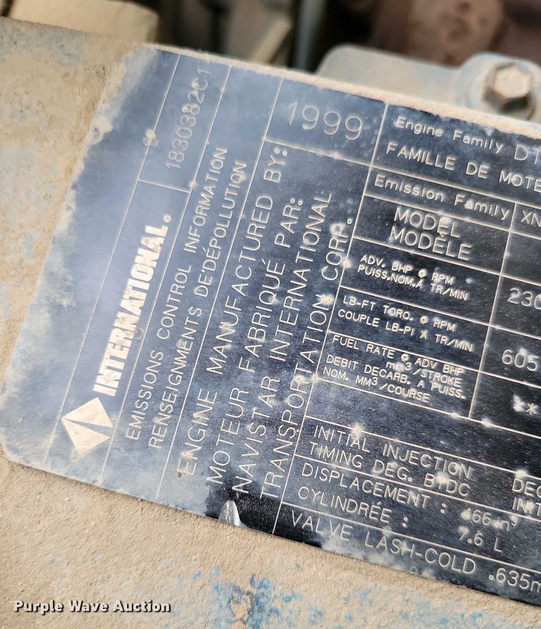 image for item NV9774 2000 International 4700 utility / service truck