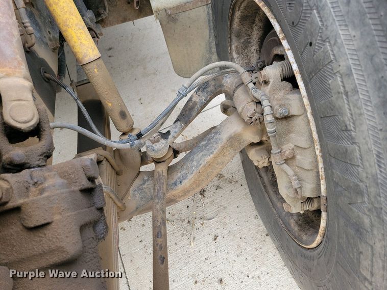 image for item NV9774 2000 International 4700 utility / service truck