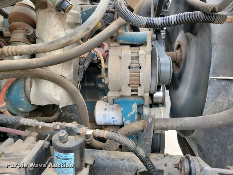 image for item NV9774 2000 International 4700 utility / service truck