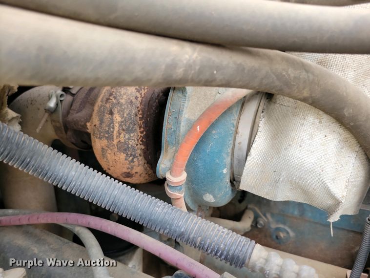 image for item NV9774 2000 International 4700 utility / service truck