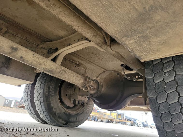 image for item NV9774 2000 International 4700 utility / service truck