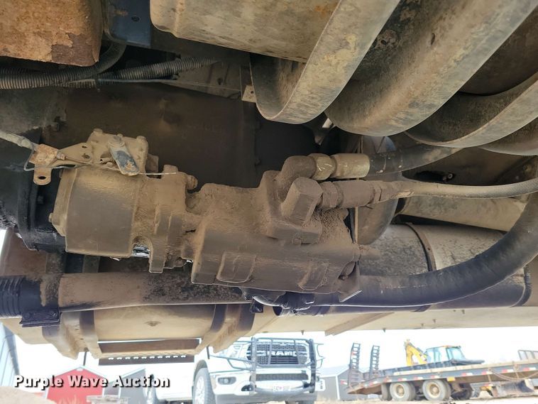 image for item NV9774 2000 International 4700 utility / service truck