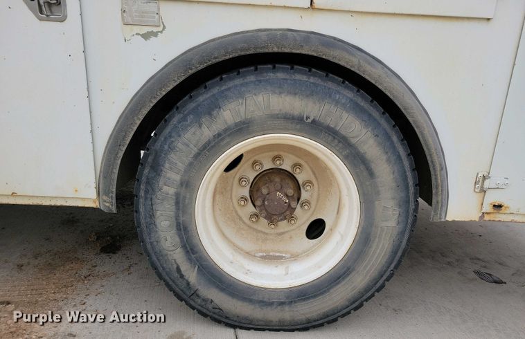 image for item NV9774 2000 International 4700 utility / service truck