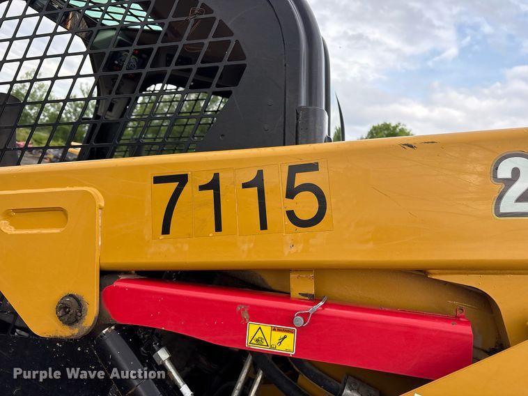 image for item OB9684 2021 Caterpillar  289D3 tracked skid steer loader