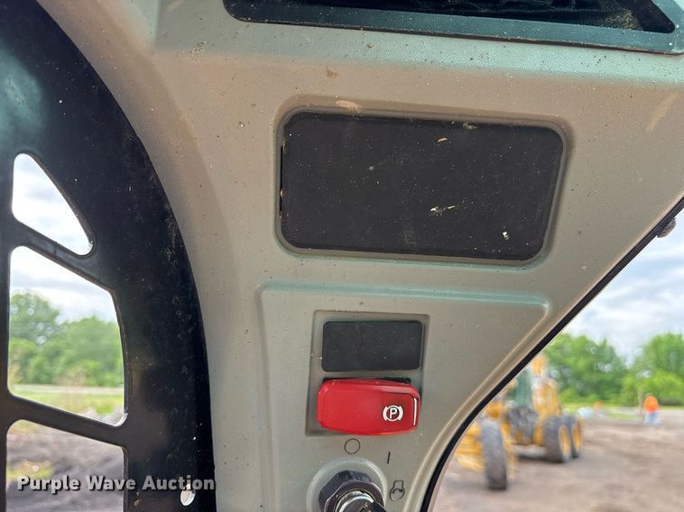 image for item OB9684 2021 Caterpillar  289D3 tracked skid steer loader