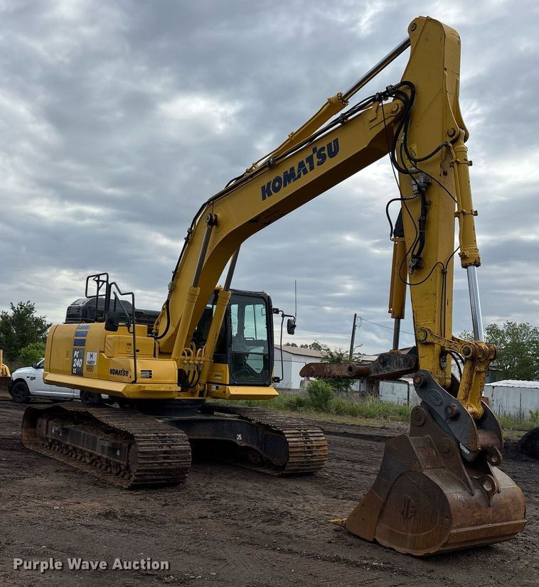 image for item OB9685 2016 Komatsu PC240LC-11 excavator