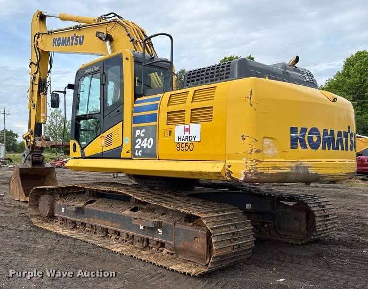 image for item OB9685 2016 Komatsu PC240LC-11 excavator