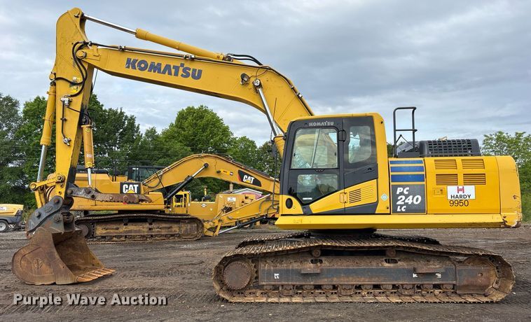 image for item OB9685 2016 Komatsu PC240LC-11 excavator