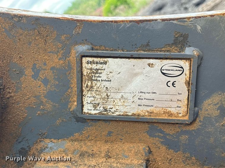 image for item OB9685 2016 Komatsu PC240LC-11 excavator