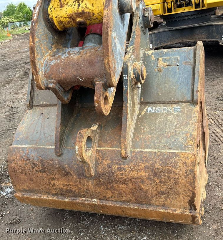 image for item OB9685 2016 Komatsu PC240LC-11 excavator