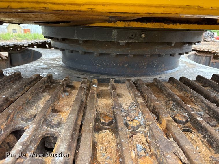 image for item OB9685 2016 Komatsu PC240LC-11 excavator